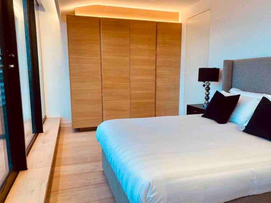 Large 3 Bed 3 Bathrooms Penthouse With Terrace And City Views In Londyn Zewnętrze zdjęcie