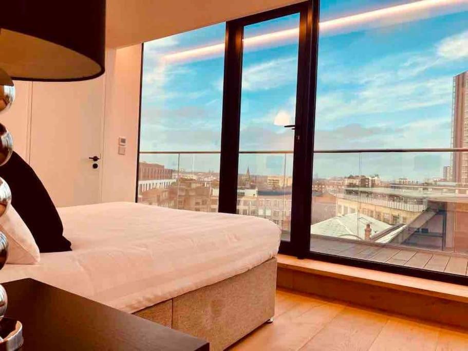 Large 3 Bed 3 Bathrooms Penthouse With Terrace And City Views In Londyn Zewnętrze zdjęcie